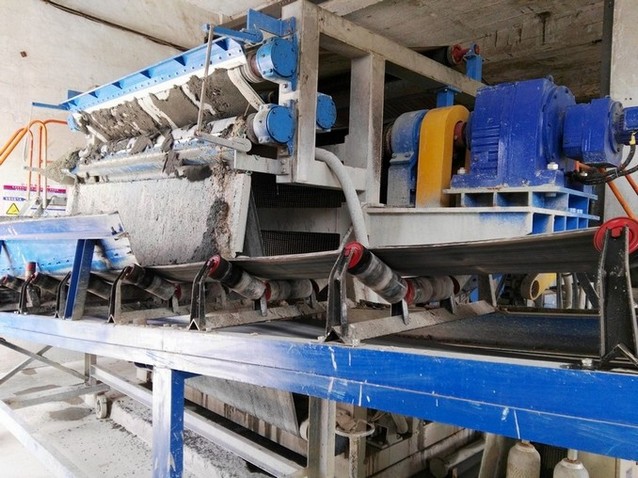 污泥脫水設備Sludge dewatering equipm